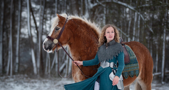 Sneeuw! Marietje en ik weer in kostuum